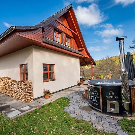 Chata Nad Lazenskym Udolim Luhacovice Exterior photo