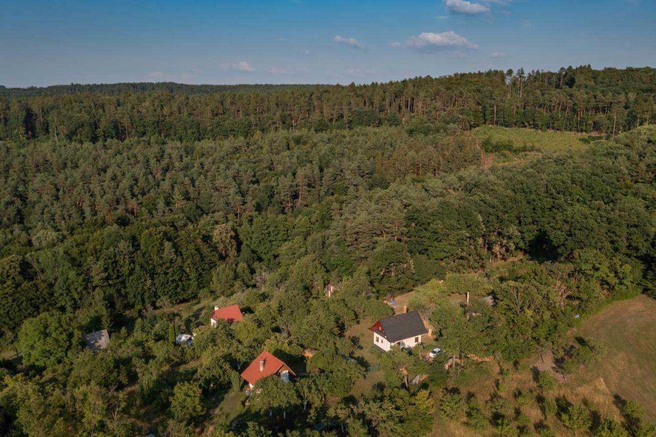 Chata Nad Lazenskym Udolim Luhacovice Exterior photo
